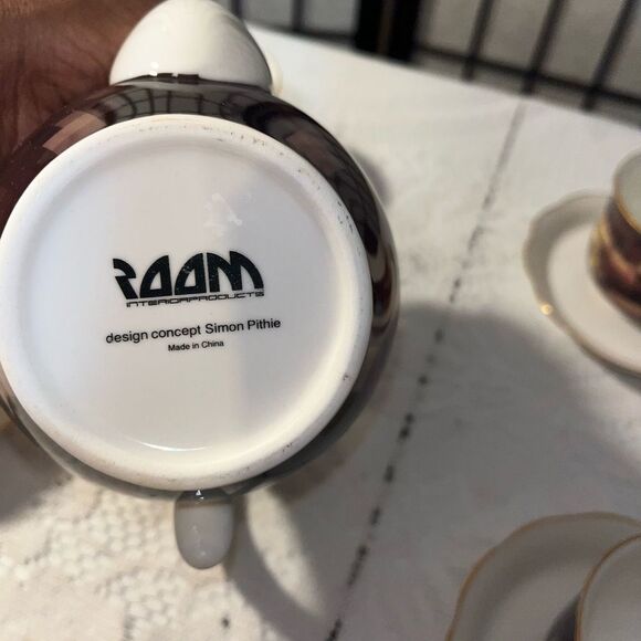 Room Design Concepts By Simon Pithie Pixel Tea Set Serving Set for 4 - Picture 6 of 13